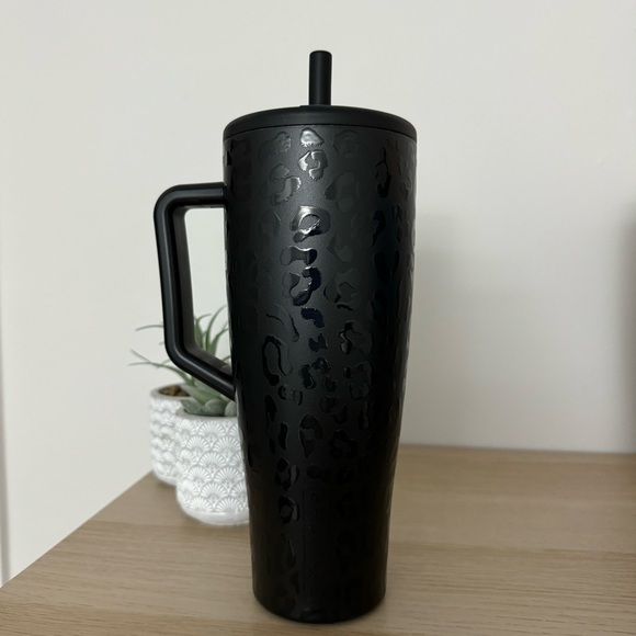 Brumate Era 40oz - Onyx Leopard - Picture 3 of 5